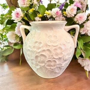 Lenox Dogwood Blossom Porcelain Ivory With 24k Gold Trim Double Handle Vase